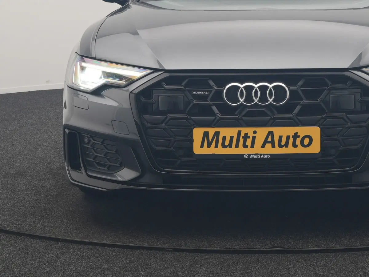55 TFSI e Quattro 2x S Line PHEV 367pk Dealer O.H. | Trekhaak Af Fabriek | Panodak | Matrix LED | Alcantara Sportstoelen Memory & Verwarmd | Camera | Keyless | 20"L.M | Navigatie | DAB | Cru