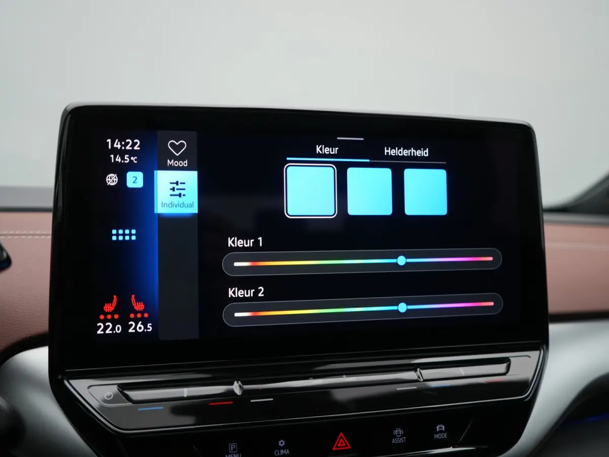 Tech 77 kWh 204pk Dealer O.H. | Panodak | Adaptive Cruise | Head Up | 360 Camera | Warmtepomp | IQ Light | Alcantara Sportstoelen Memory & Massage | Stoelen & Stuur Verwarmd | Sfeerverlichti
