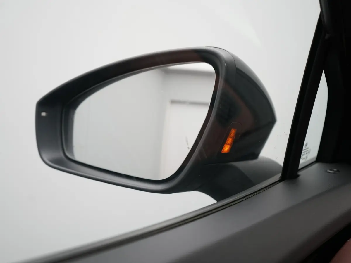 Tech 77 kWh 204pk Dealer O.H. | Panodak | Adaptive Cruise | Head Up | 360 Camera | Warmtepomp | IQ Light | Alcantara Sportstoelen Memory & Massage | Stoelen & Stuur Verwarmd | Sfeerverlichti