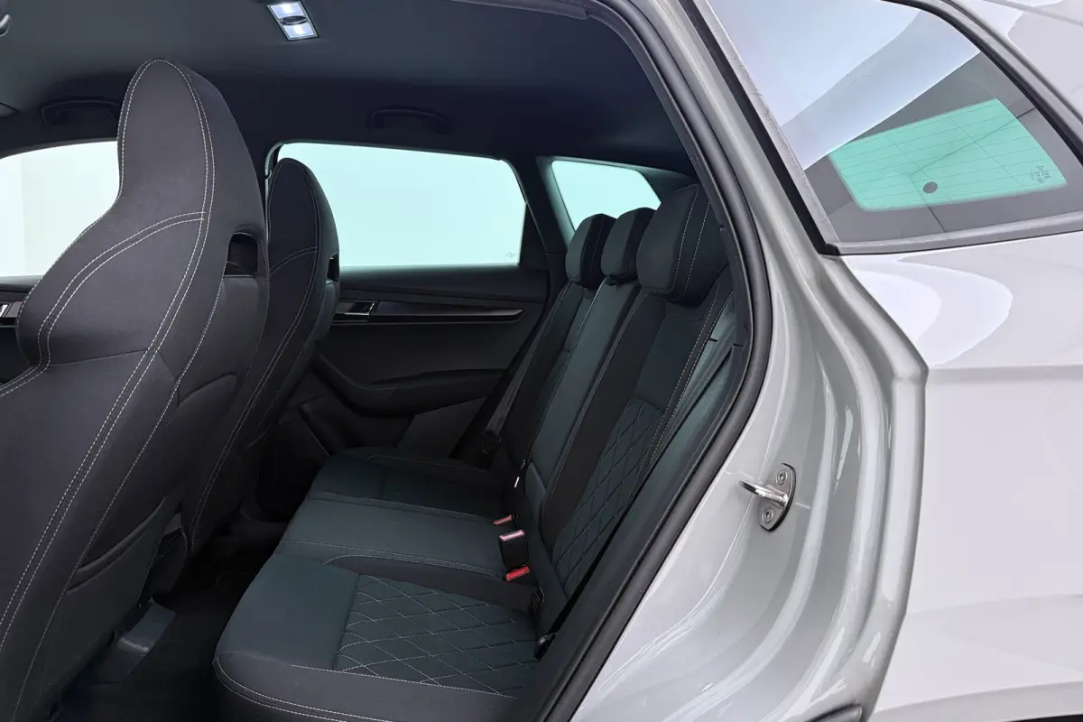 1.5 TSI Sportline Business | Uitklap Trekhaak | Org NL | CarPlay | Digital Cockpit | Camera | Stoelverwarming |