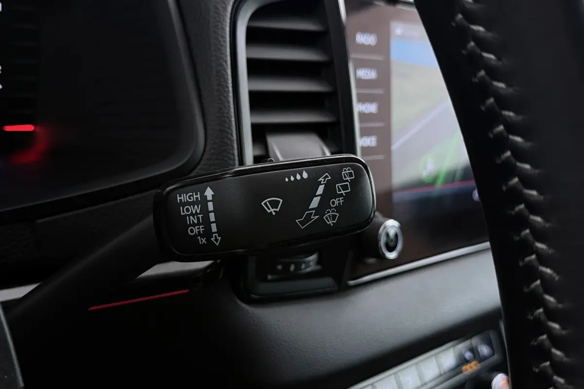 1.5 TSI Sportline Business | Uitklap Trekhaak | Org NL | CarPlay | Digital Cockpit | Camera | Stoelverwarming |