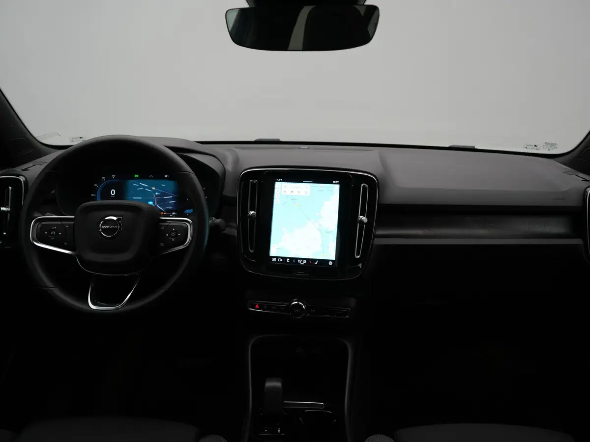 Recharge Core 69 kWh 231pk Dealer O.H. | SOH 93,8% | Panodak | Camera | Google Assistent | Lederen Sportstoelen & Stuur Verwarmd | Apple Carplay | Cruise Control | Navigatie | DAB |