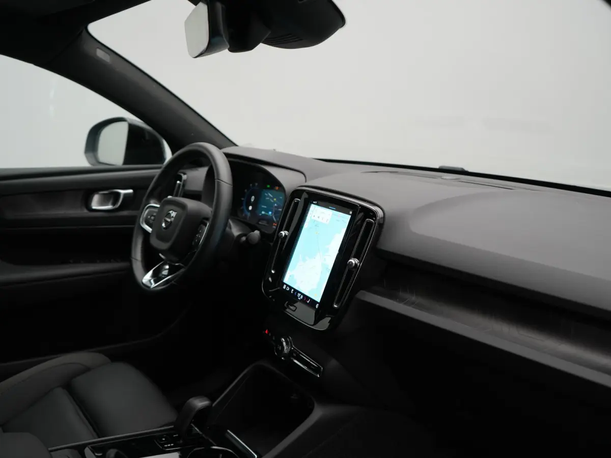 Recharge Core 69 kWh 231pk Dealer O.H. | SOH 93,8% | Panodak | Camera | Google Assistent | Lederen Sportstoelen & Stuur Verwarmd | Apple Carplay | Cruise Control | Navigatie | DAB |