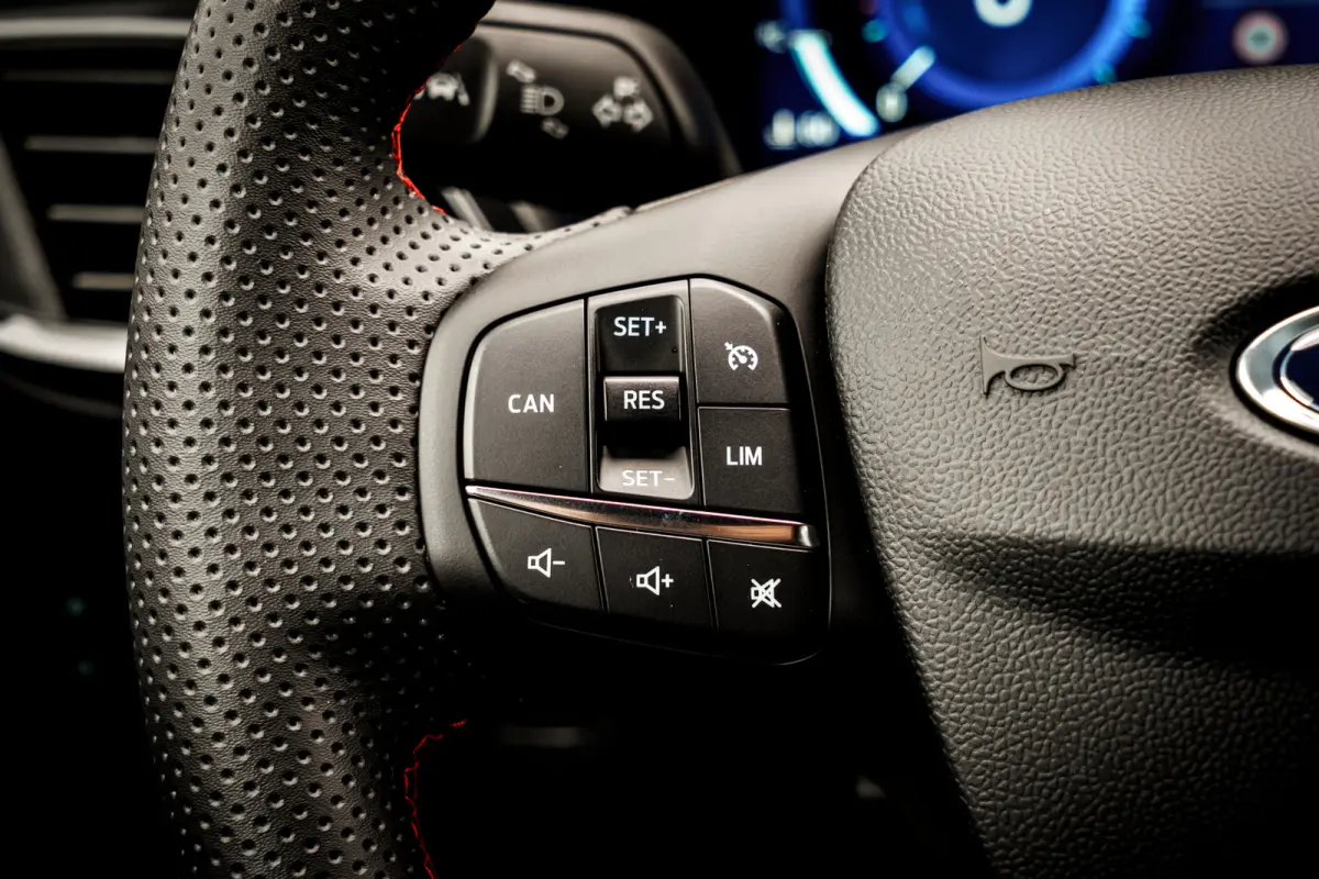 1.0 124 Pk EcoBoost ST-Line I NL Auto 1e Eig. I LED I Navi I Camera
