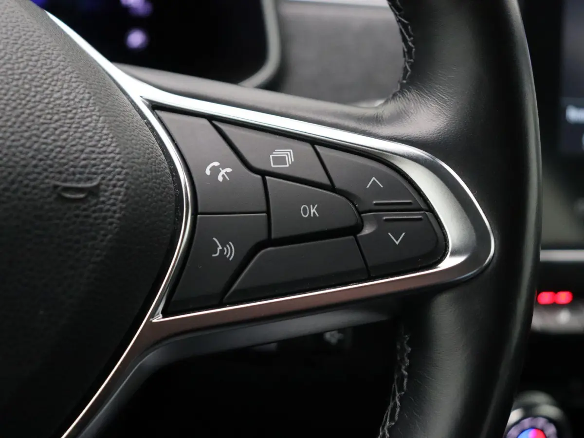 R135 Intens 52 kWh | Koopaccu | CCS Snelladen | Stoelverwarming | Apple Carplay / Android Auto |