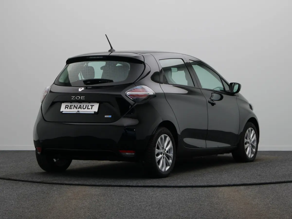 R135 Intens 52 kWh | Koopaccu | CCS Snelladen | Stoelverwarming | Apple Carplay / Android Auto |
