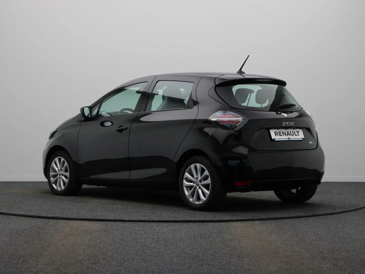 R135 Intens 52 kWh | Koopaccu | CCS Snelladen | Stoelverwarming | Apple Carplay / Android Auto |