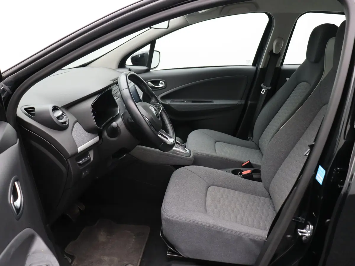 R135 Intens 52 kWh | Koopaccu | CCS Snelladen | Stoelverwarming | Apple Carplay / Android Auto |