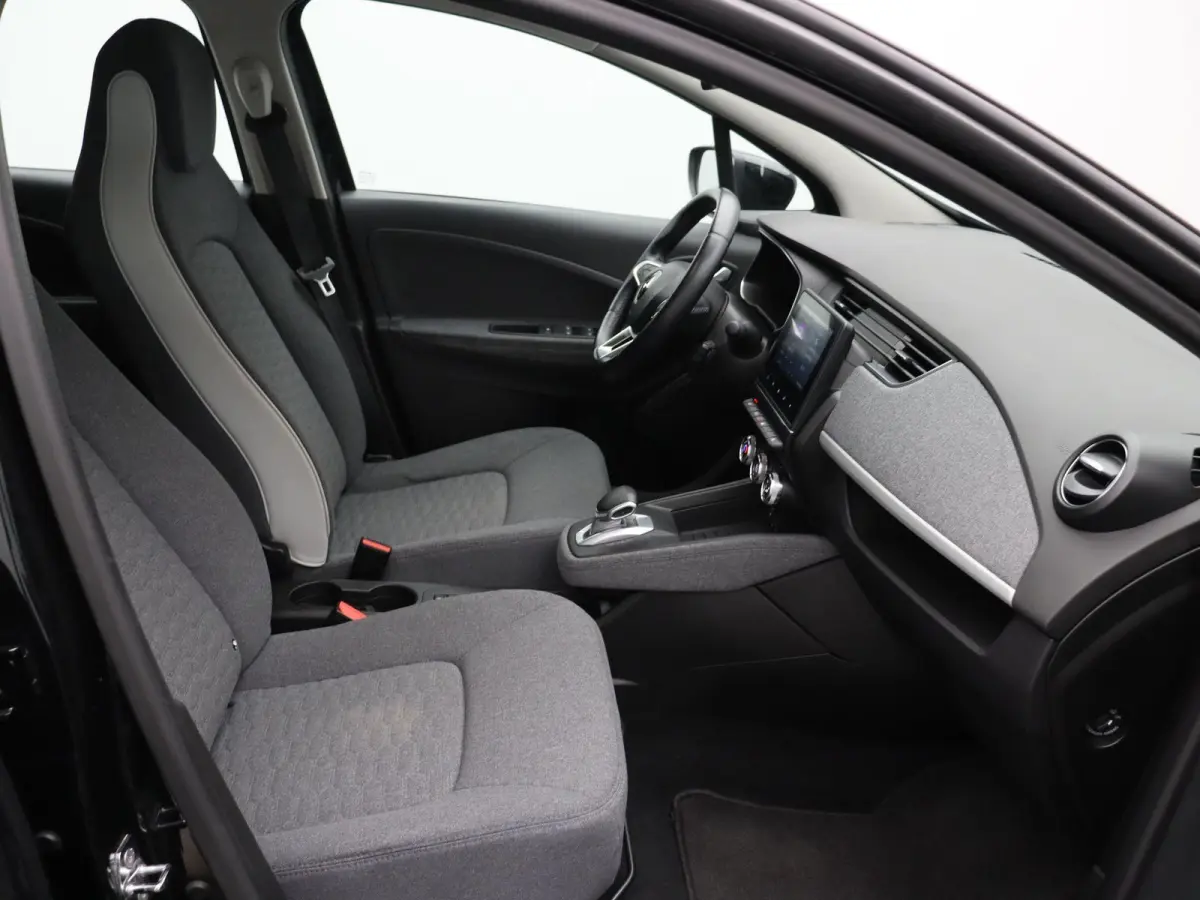 R135 Intens 52 kWh | Koopaccu | CCS Snelladen | Stoelverwarming | Apple Carplay / Android Auto |