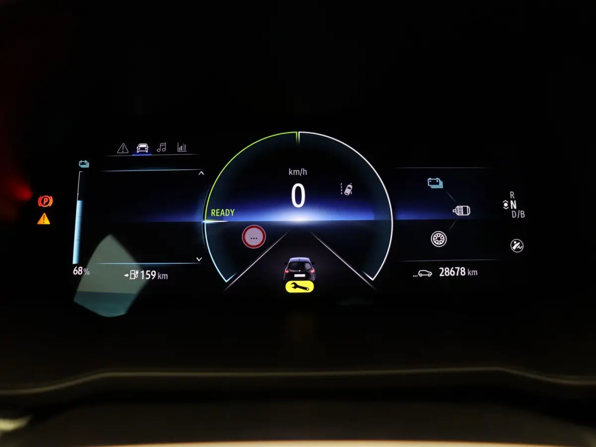 R135 Intens 52 kWh | Koopaccu | CCS Snelladen | Stoelverwarming | Apple Carplay / Android Auto |