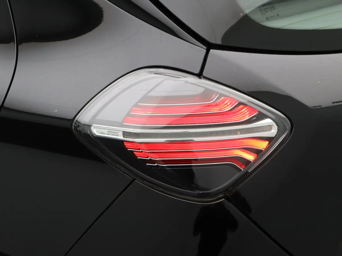 R135 Intens 52 kWh | Koopaccu | CCS Snelladen | Stoelverwarming | Apple Carplay / Android Auto |