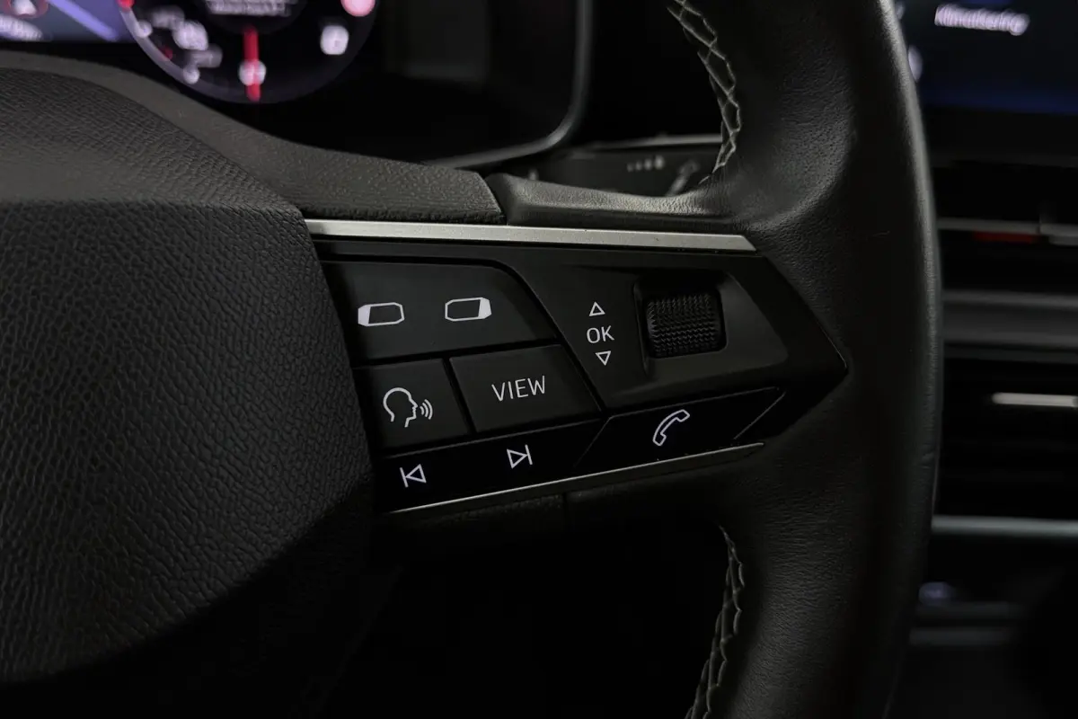 1.0 TSI Style Launch Edition | Org NL | Digital Cockpit | CarPlay | 3-Zone Climate Control | PDC | Adap. Cruise |