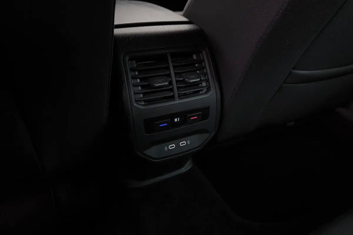1.0 TSI Style Launch Edition | Org NL | Digital Cockpit | CarPlay | 3-Zone Climate Control | PDC | Adap. Cruise |