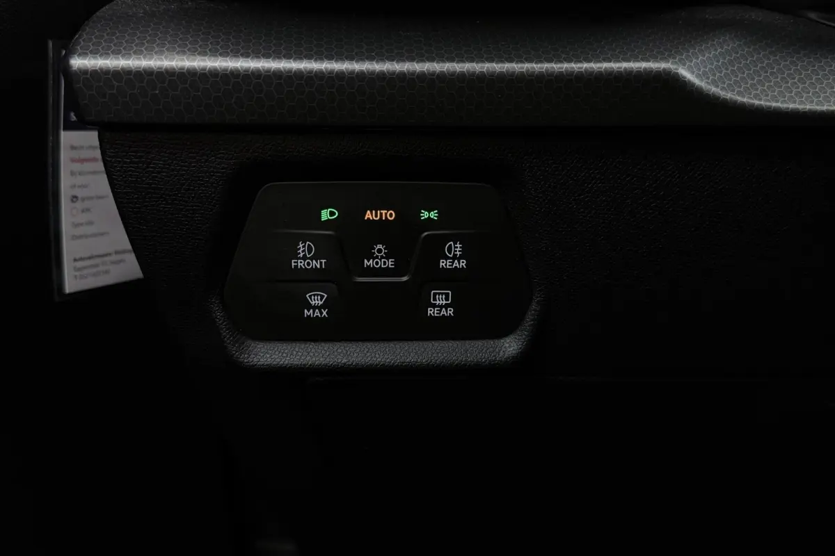 1.0 TSI Style Launch Edition | Org NL | Digital Cockpit | CarPlay | 3-Zone Climate Control | PDC | Adap. Cruise |