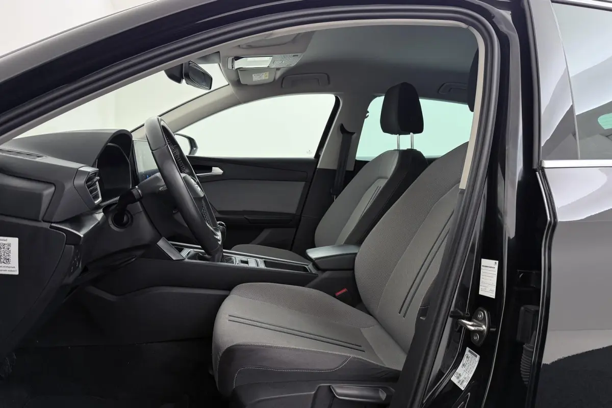 1.0 TSI Style Launch Edition | Org NL | Digital Cockpit | CarPlay | 3-Zone Climate Control | PDC | Adap. Cruise |
