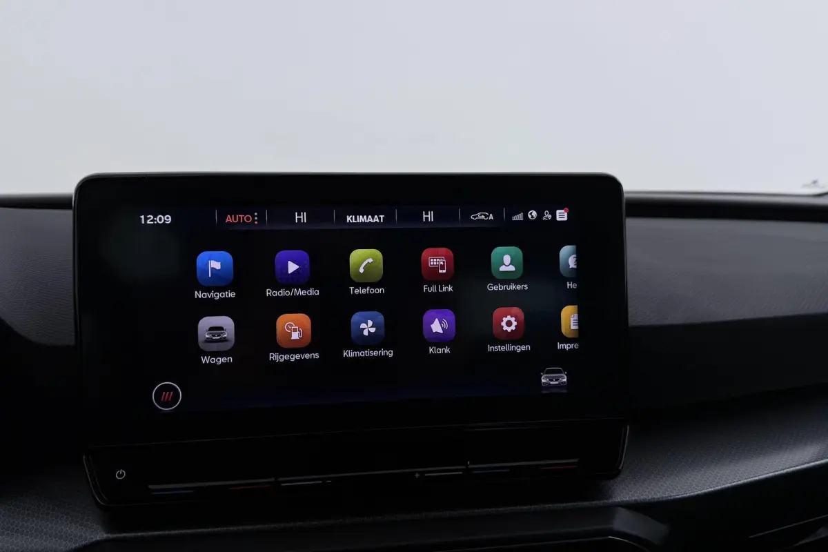1.0 TSI Style Launch Edition | Org NL | Digital Cockpit | CarPlay | 3-Zone Climate Control | PDC | Adap. Cruise |