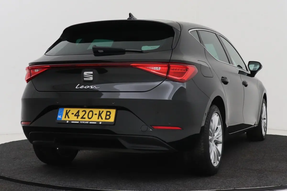 1.0 TSI Style Launch Edition | Org NL | Digital Cockpit | CarPlay | 3-Zone Climate Control | PDC | Adap. Cruise |