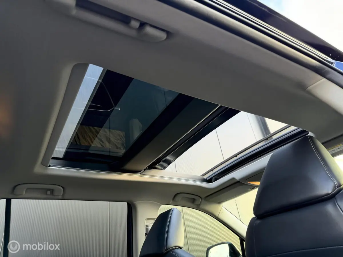 2.0 VVT-i AWD Executive Automaat I Pano I Leder