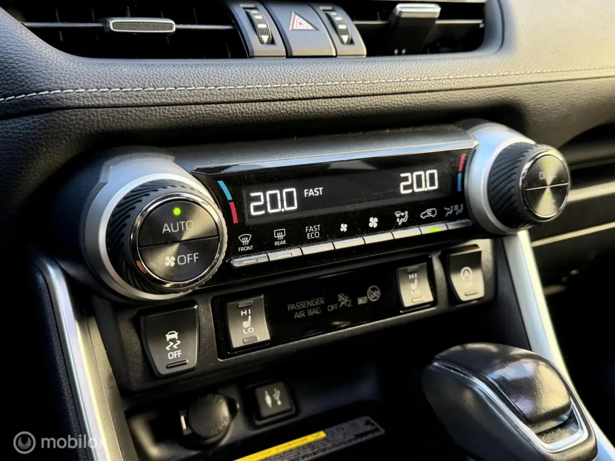 2.0 VVT-i AWD Executive Automaat I Pano I Leder
