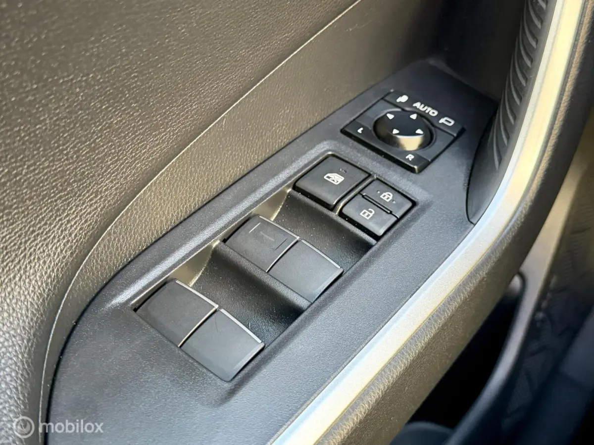 2.0 VVT-i AWD Executive Automaat I Pano I Leder