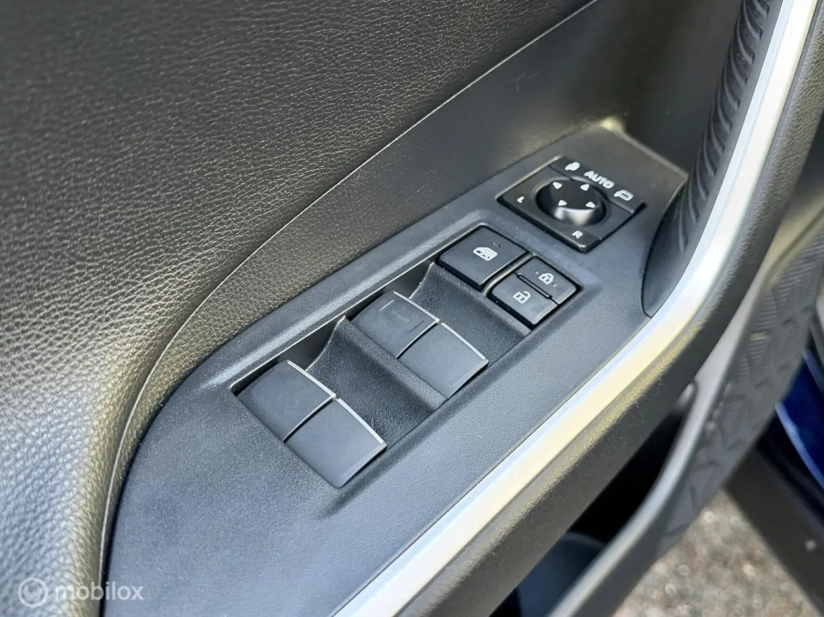 2.0 VVT-i AWD Executive Automaat I Pano I Leder