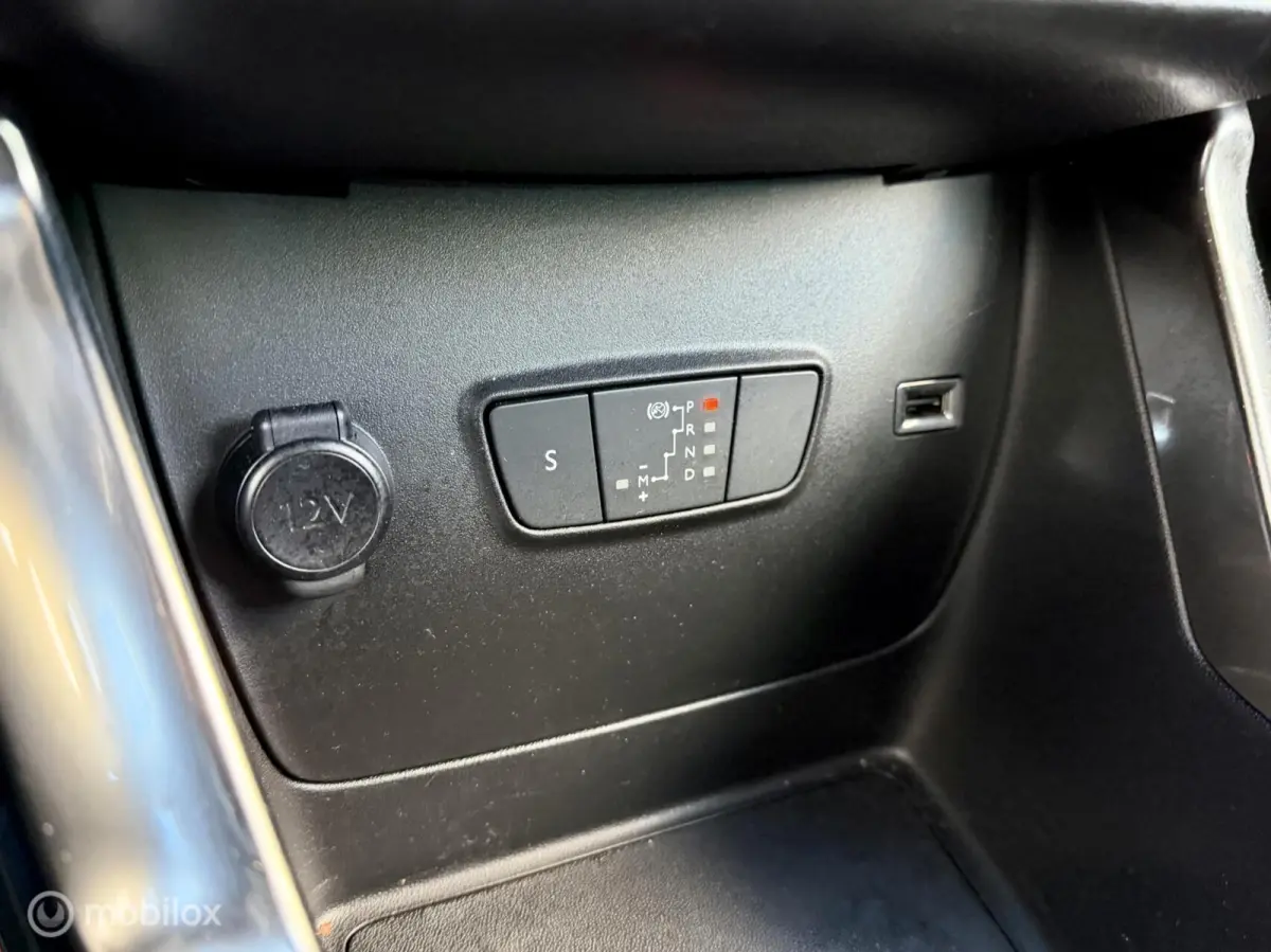 C-Series 130pk I Automaat I Carplay I