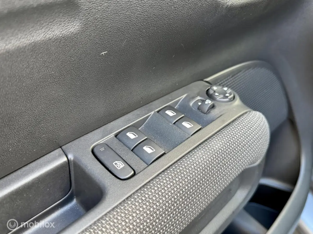 C-Series 130pk I Automaat I Carplay I
