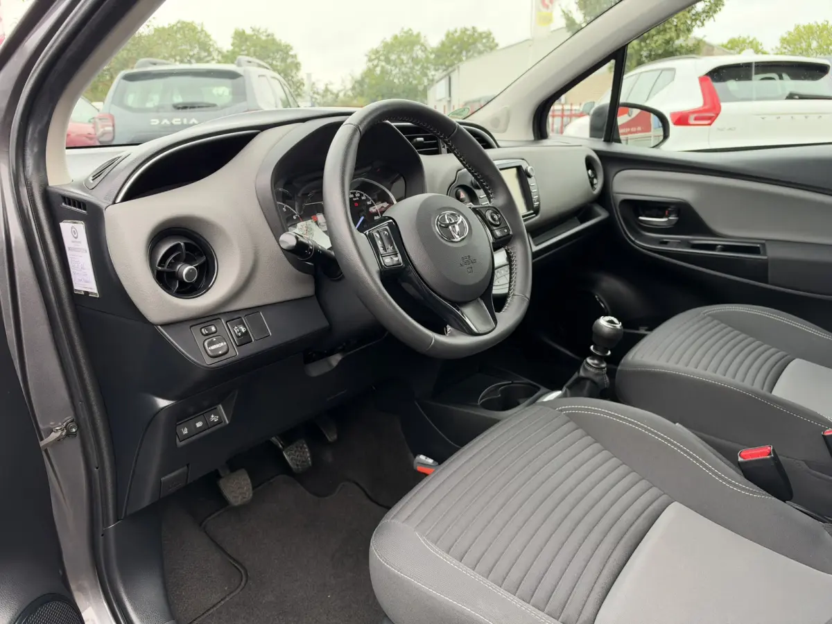 1.5 VVT-i Active | Camera | Trekhaak | NAP | Cruise Control