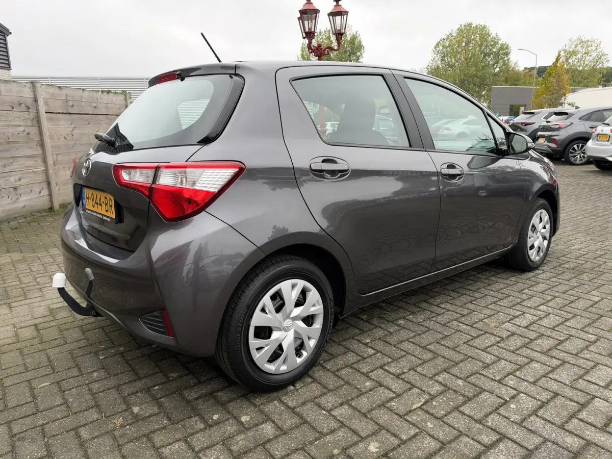 1.5 VVT-i Active | Camera | Trekhaak | NAP | Cruise Control