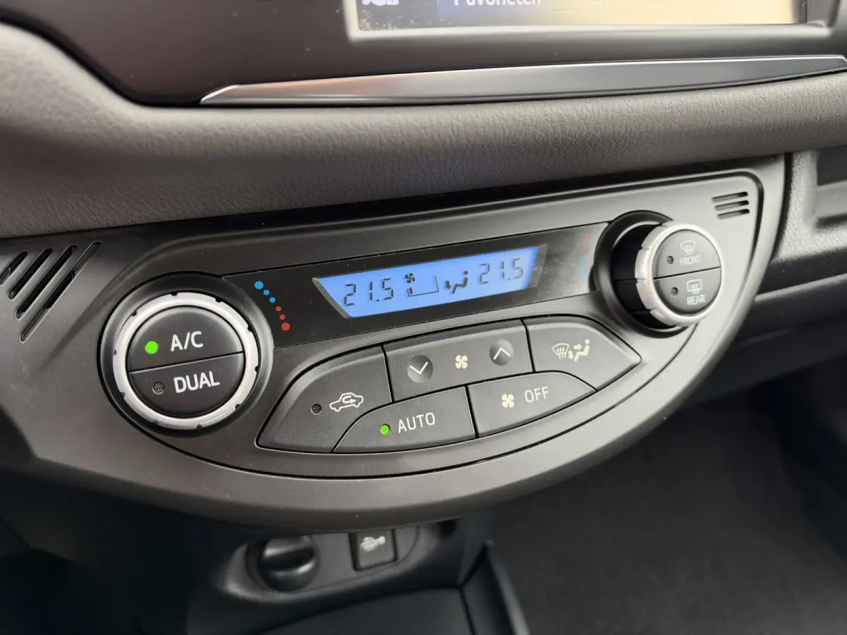 1.5 VVT-i Active | Camera | Trekhaak | NAP | Cruise Control