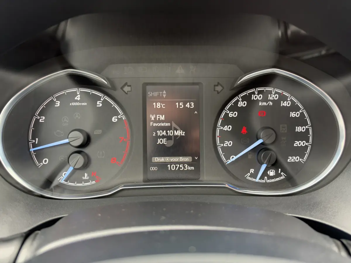 1.5 VVT-i Active | Camera | Trekhaak | NAP | Cruise Control
