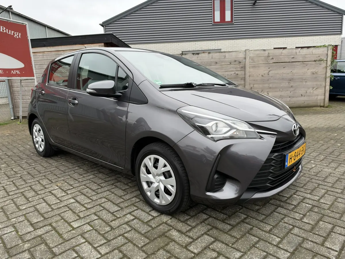 1.5 VVT-i Active | Camera | Trekhaak | NAP | Cruise Control