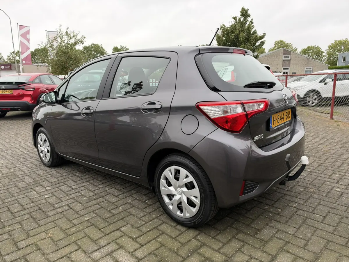 1.5 VVT-i Active | Camera | Trekhaak | NAP | Cruise Control