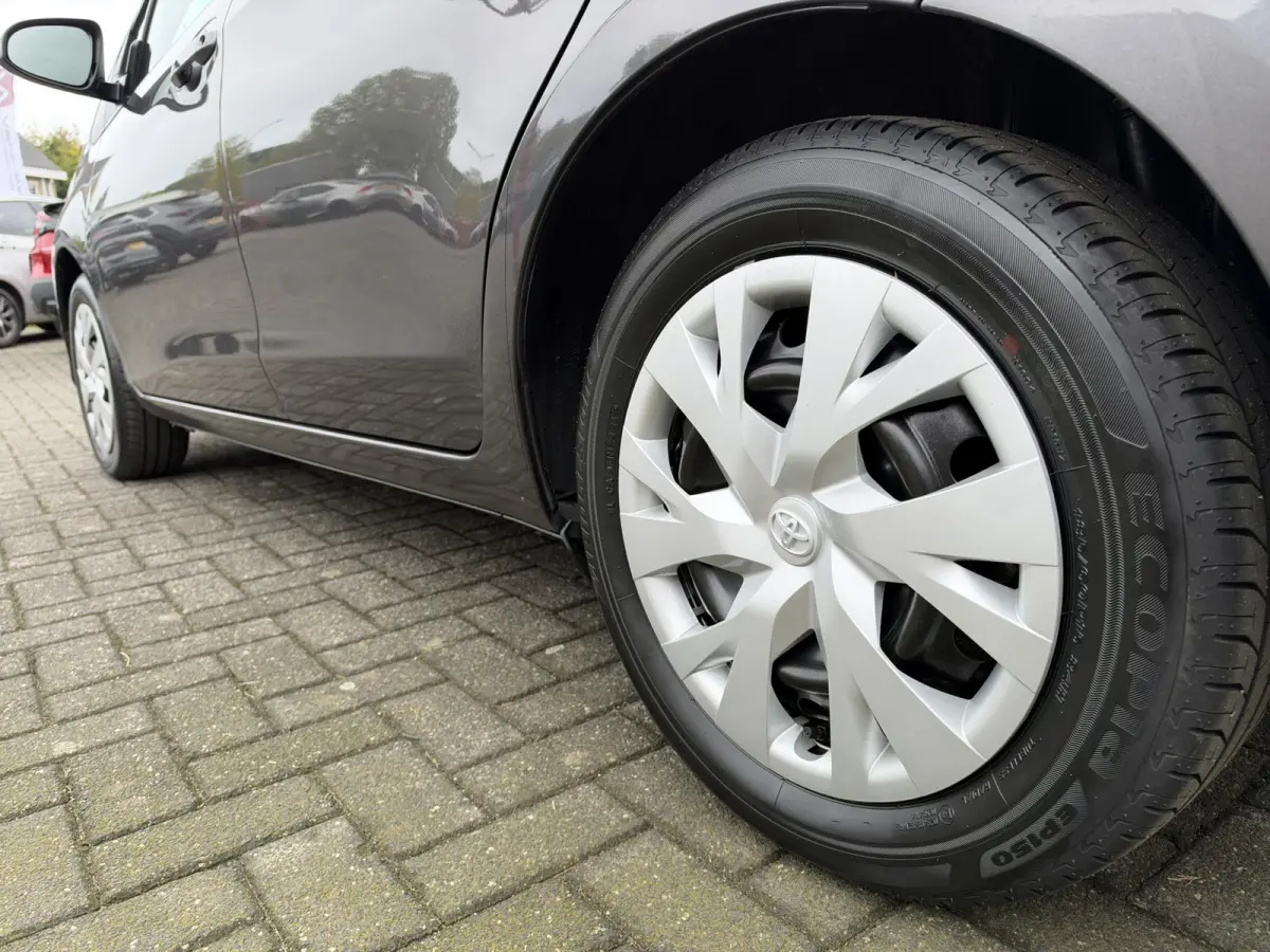 1.5 VVT-i Active | Camera | Trekhaak | NAP | Cruise Control