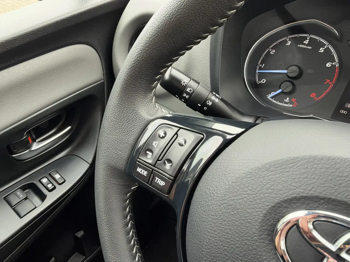 1.5 VVT-i Active | Camera | Trekhaak | NAP | Cruise Control