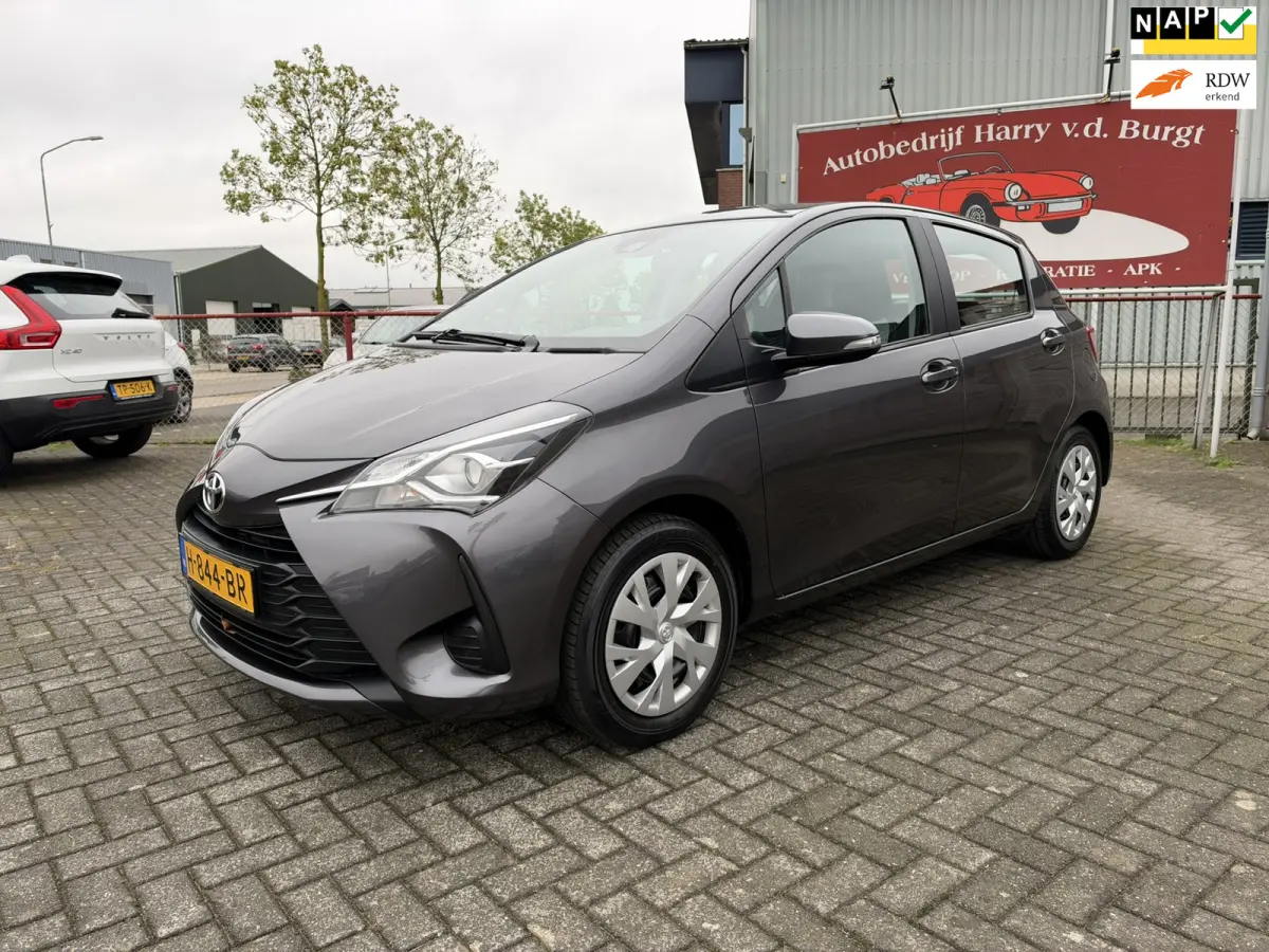 1.5 VVT-i Active | Camera | Trekhaak | NAP | Cruise Control