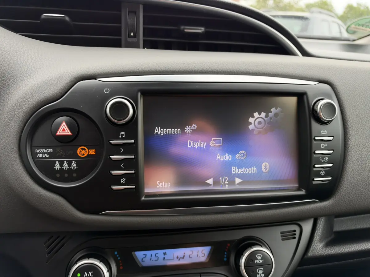 1.5 VVT-i Active | Camera | Trekhaak | NAP | Cruise Control