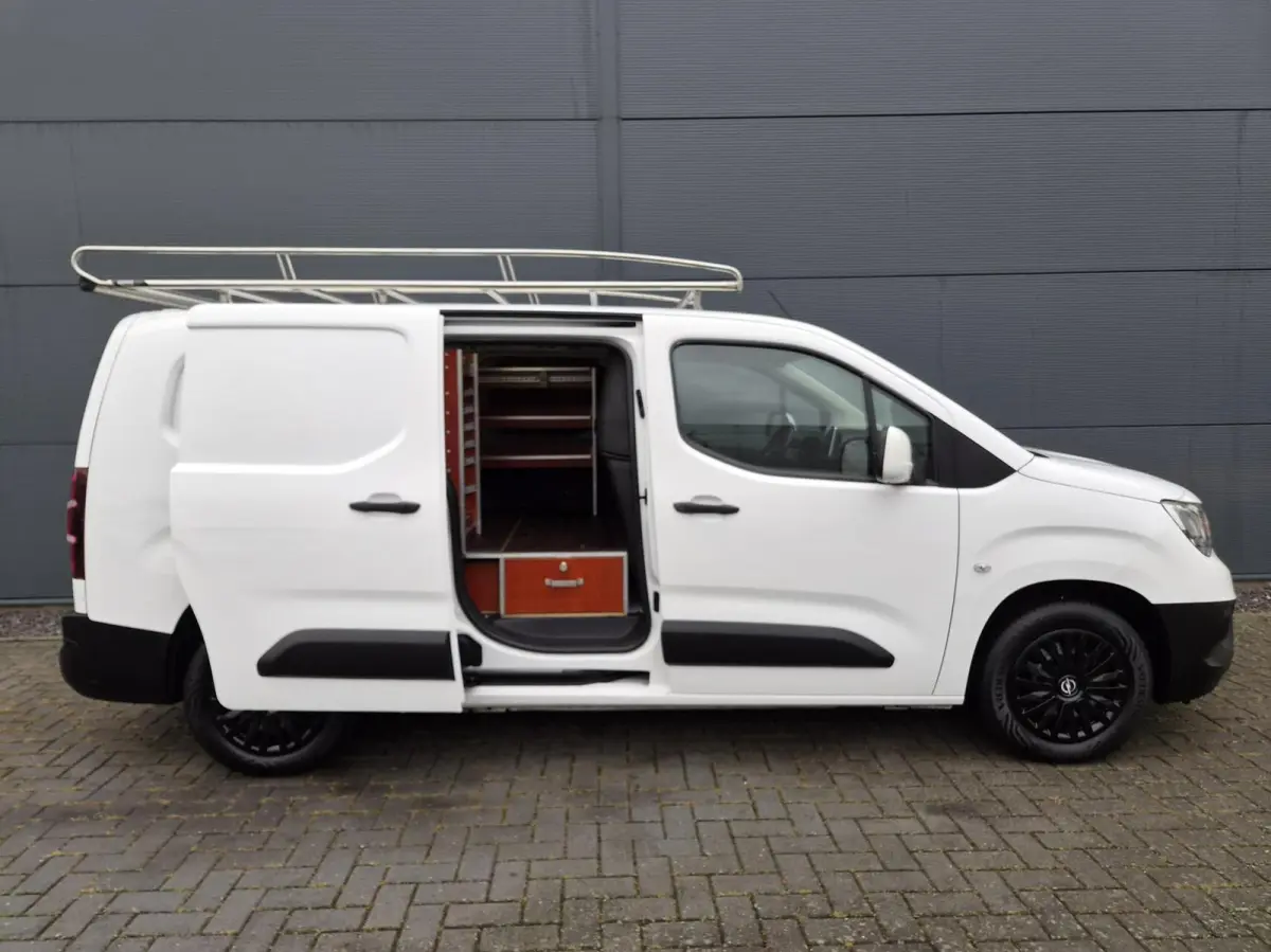 1.5D L2H1 Carplay Navi 102pk RVS imp Eu6 Inrichting