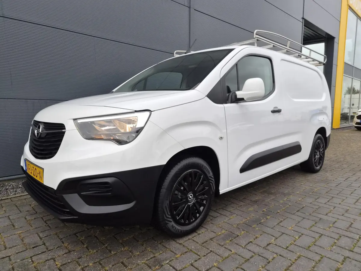 1.5D L2H1 Carplay Navi 102pk RVS imp Eu6 Inrichting