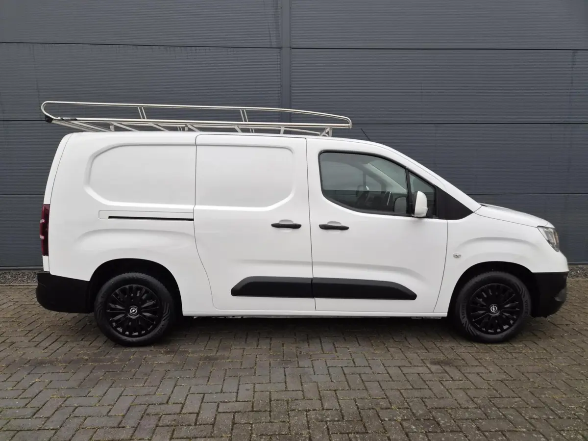 1.5D L2H1 Carplay Navi 102pk RVS imp Eu6 Inrichting