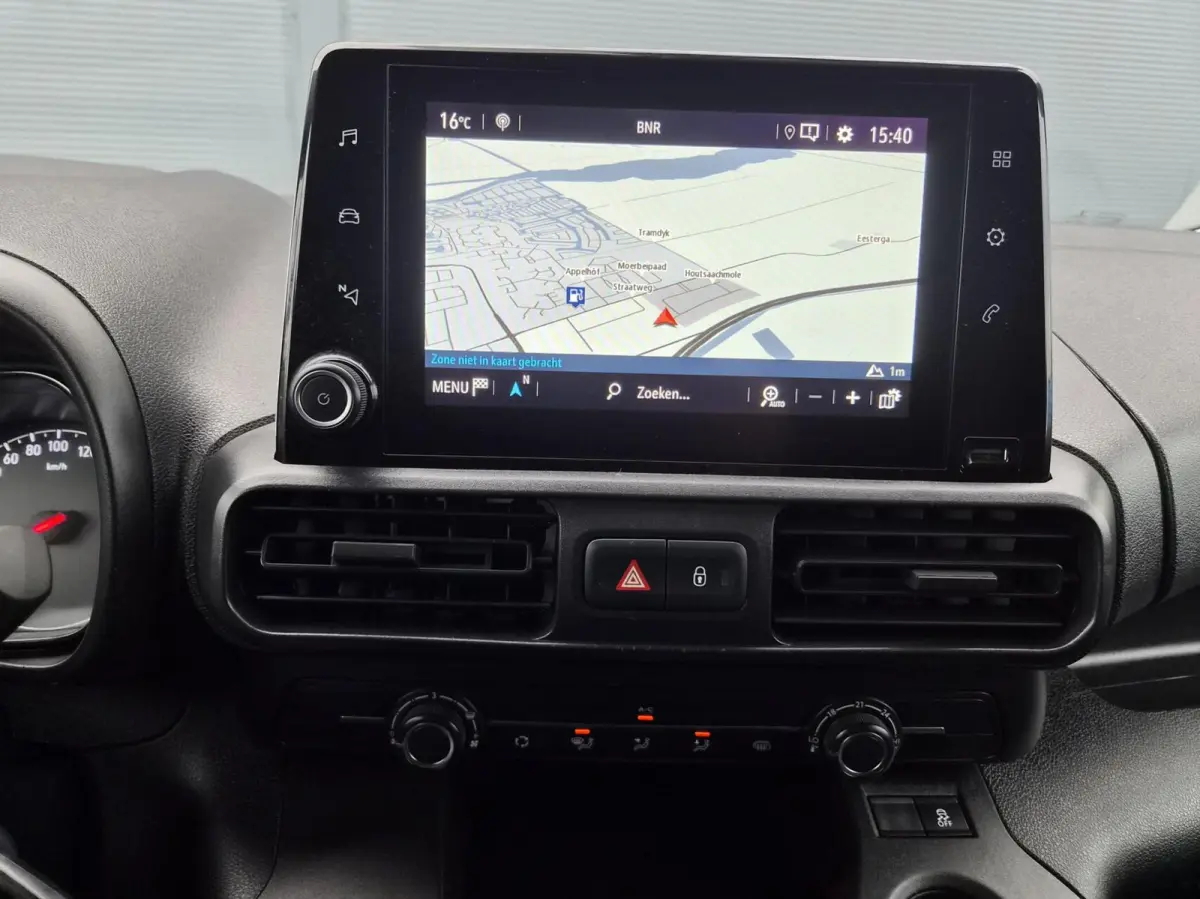 1.5D L2H1 Carplay Navi 102pk RVS imp Eu6 Inrichting