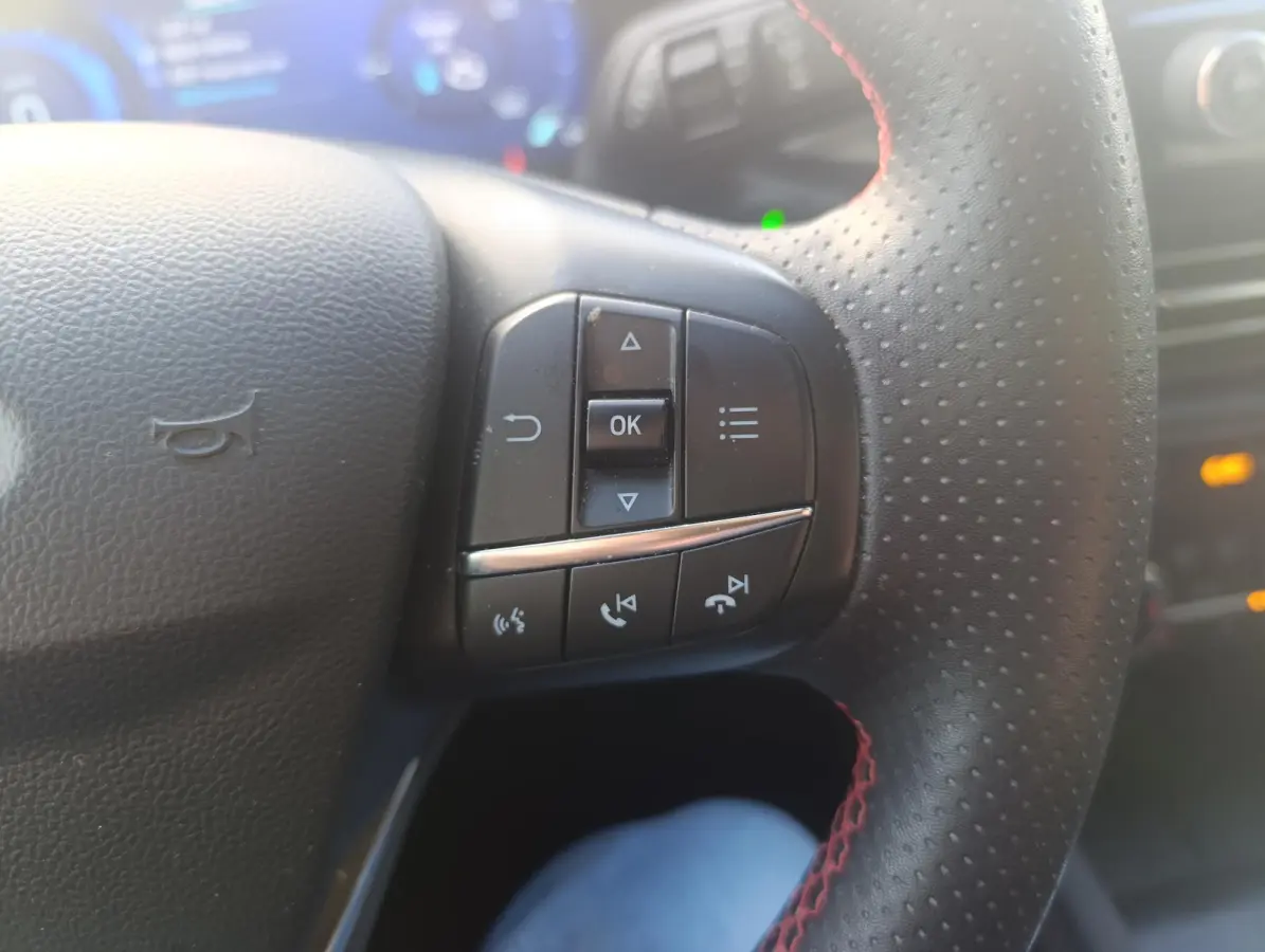 2.5 PHEV ST-Line | Adaptieve Cruise | Elek. Achterklep | Dodehoeksensoren | Stoel/stuur voorruitverwarming | Camera voor + achter | Ford-onderhouden | Trekhaak