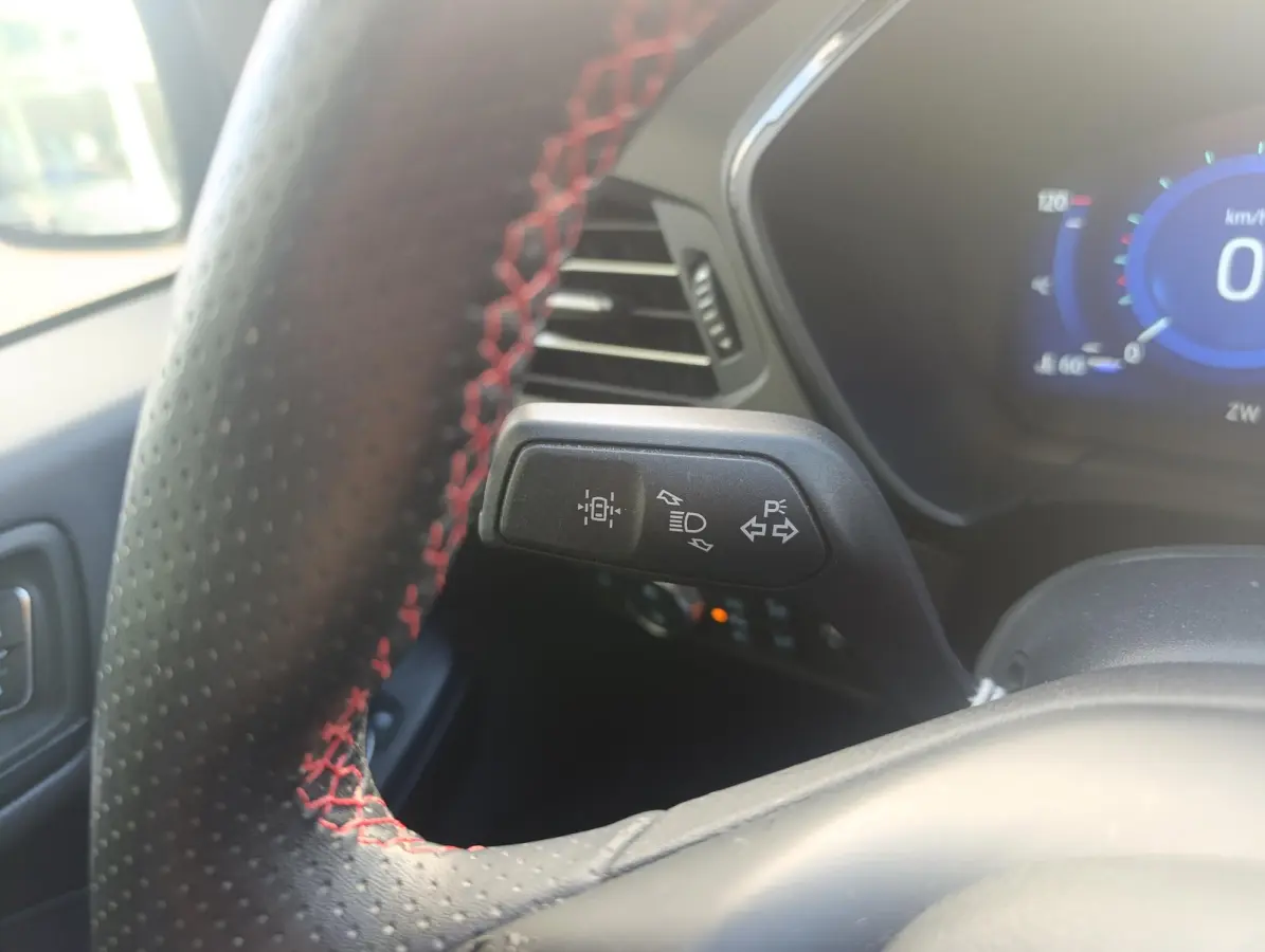 2.5 PHEV ST-Line | Adaptieve Cruise | Elek. Achterklep | Dodehoeksensoren | Stoel/stuur voorruitverwarming | Camera voor + achter | Ford-onderhouden | Trekhaak