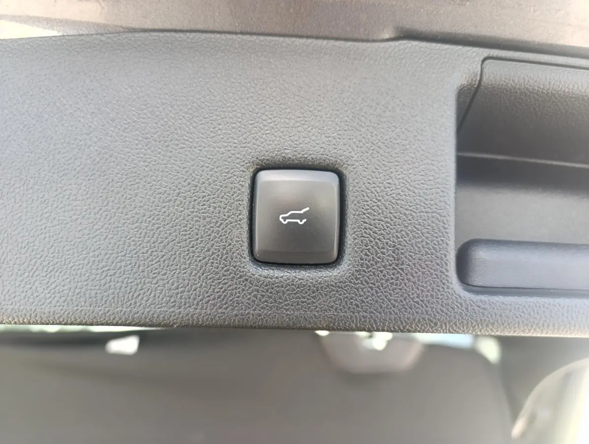 2.5 PHEV ST-Line | Adaptieve Cruise | Elek. Achterklep | Dodehoeksensoren | Stoel/stuur voorruitverwarming | Camera voor + achter | Ford-onderhouden | Trekhaak