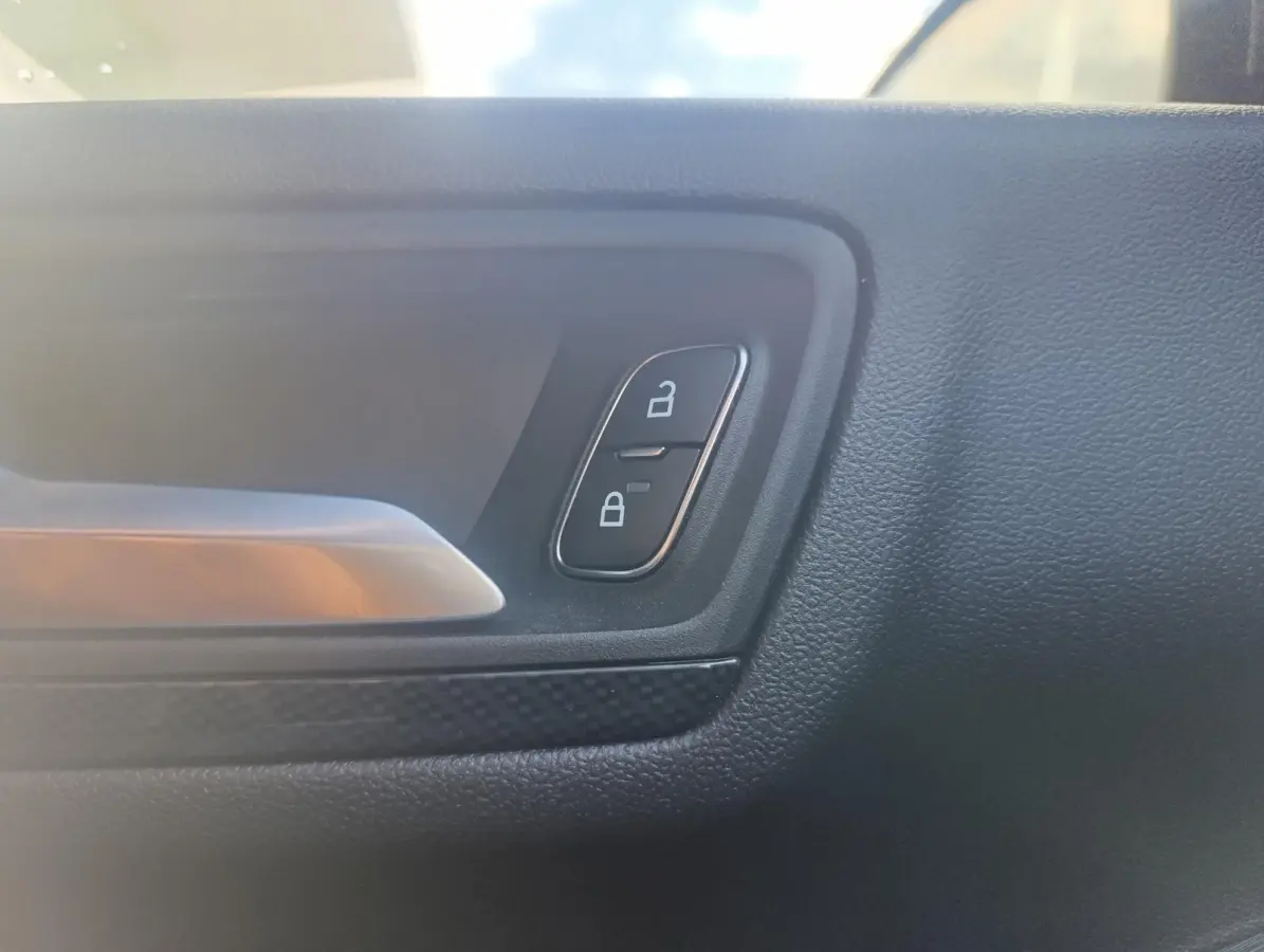 2.5 PHEV ST-Line | Adaptieve Cruise | Elek. Achterklep | Dodehoeksensoren | Stoel/stuur voorruitverwarming | Camera voor + achter | Ford-onderhouden | Trekhaak