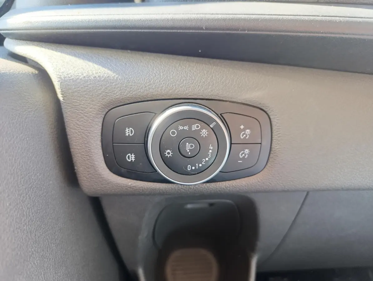 300 2.0 TDCI L2H2 Trend | Trail | Leder | Camera | Stoel/voorruitverwarming | Cruise Control | 3-zits | Trekhaak