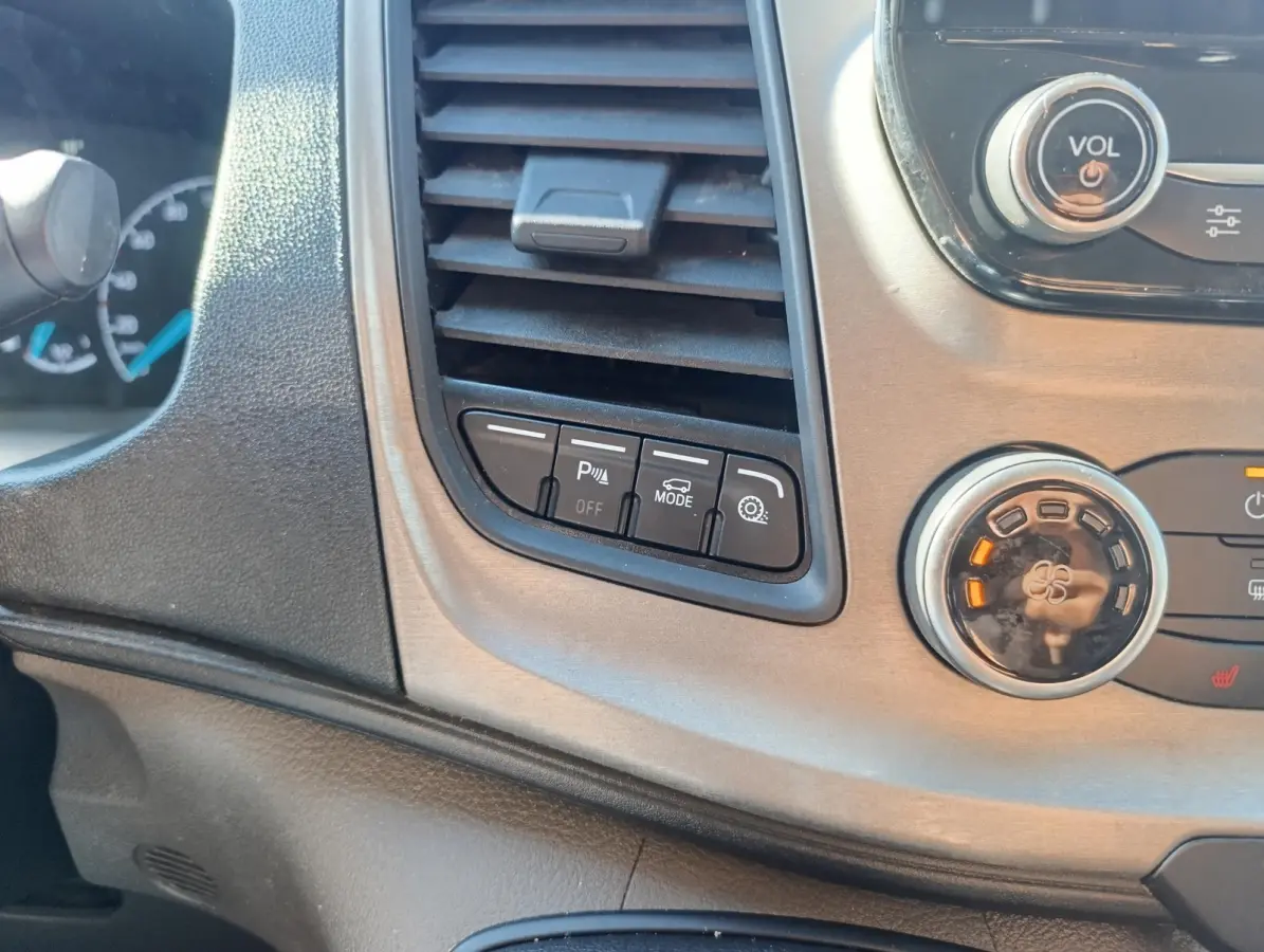 300 2.0 TDCI L2H2 Trend | Trail | Leder | Camera | Stoel/voorruitverwarming | Cruise Control | 3-zits | Trekhaak