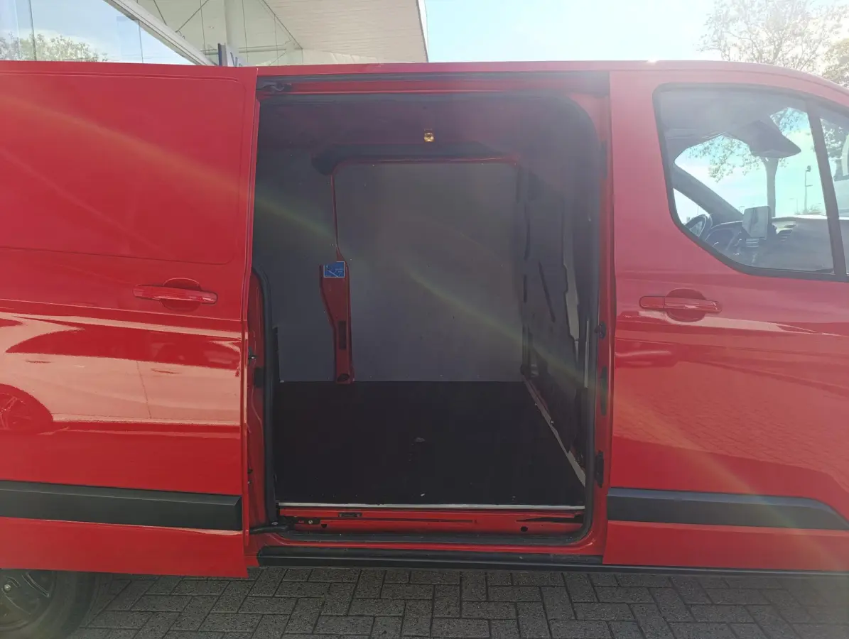 300 2.0 TDCI L2H2 Trend | Trail | Leder | Camera | Stoel/voorruitverwarming | Cruise Control | 3-zits | Trekhaak
