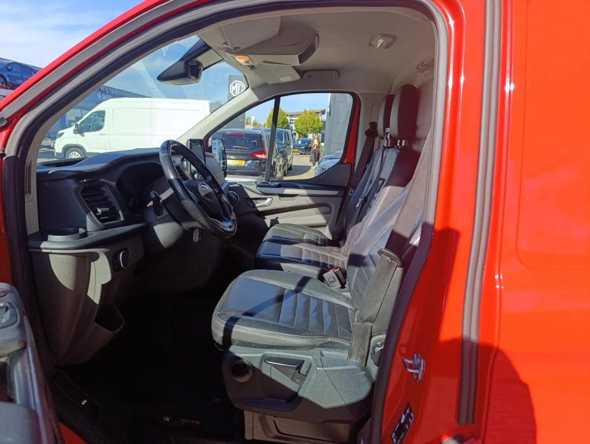 300 2.0 TDCI L2H2 Trend | Trail | Leder | Camera | Stoel/voorruitverwarming | Cruise Control | 3-zits | Trekhaak