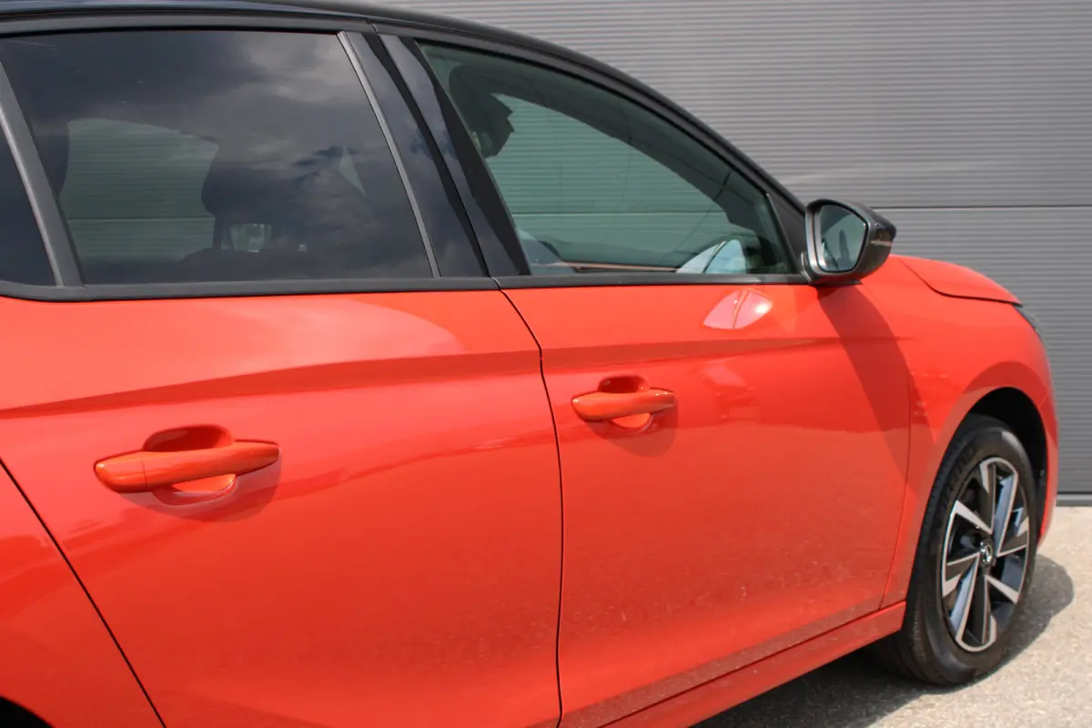 1.2 Turbo Hybrid Yes | Automaat | Navi by app | Camera | Apple Carplay | Stoelverwarming | Parkeersensoren |